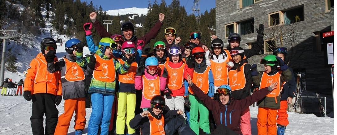 Family Jam kindergroep juicht in oranje hesjes